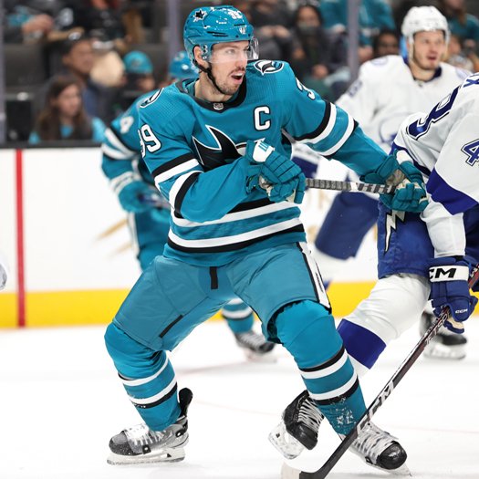 Logan Couture getting in position in front of the net